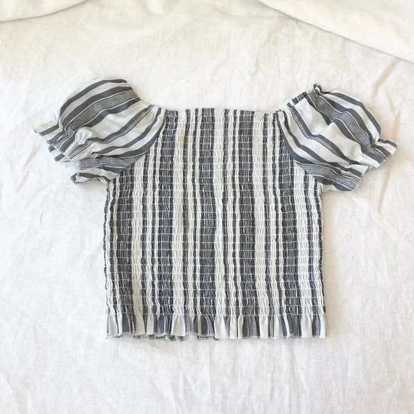 Japna Ruched Top - Picture 4 of 6